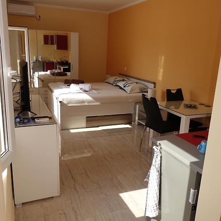 Apartments Leon Nin Extérieur photo