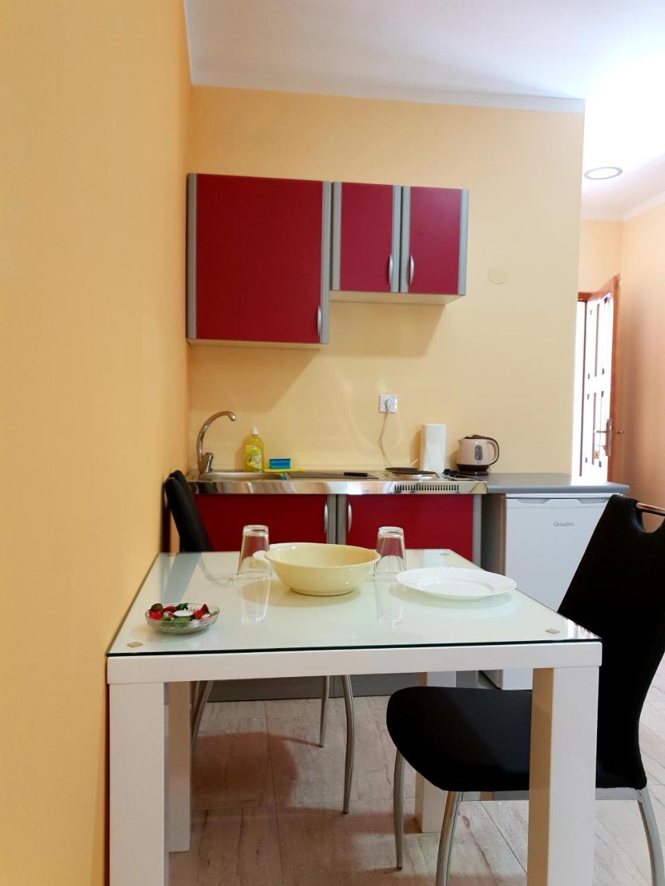 Apartments Leon Nin Extérieur photo
