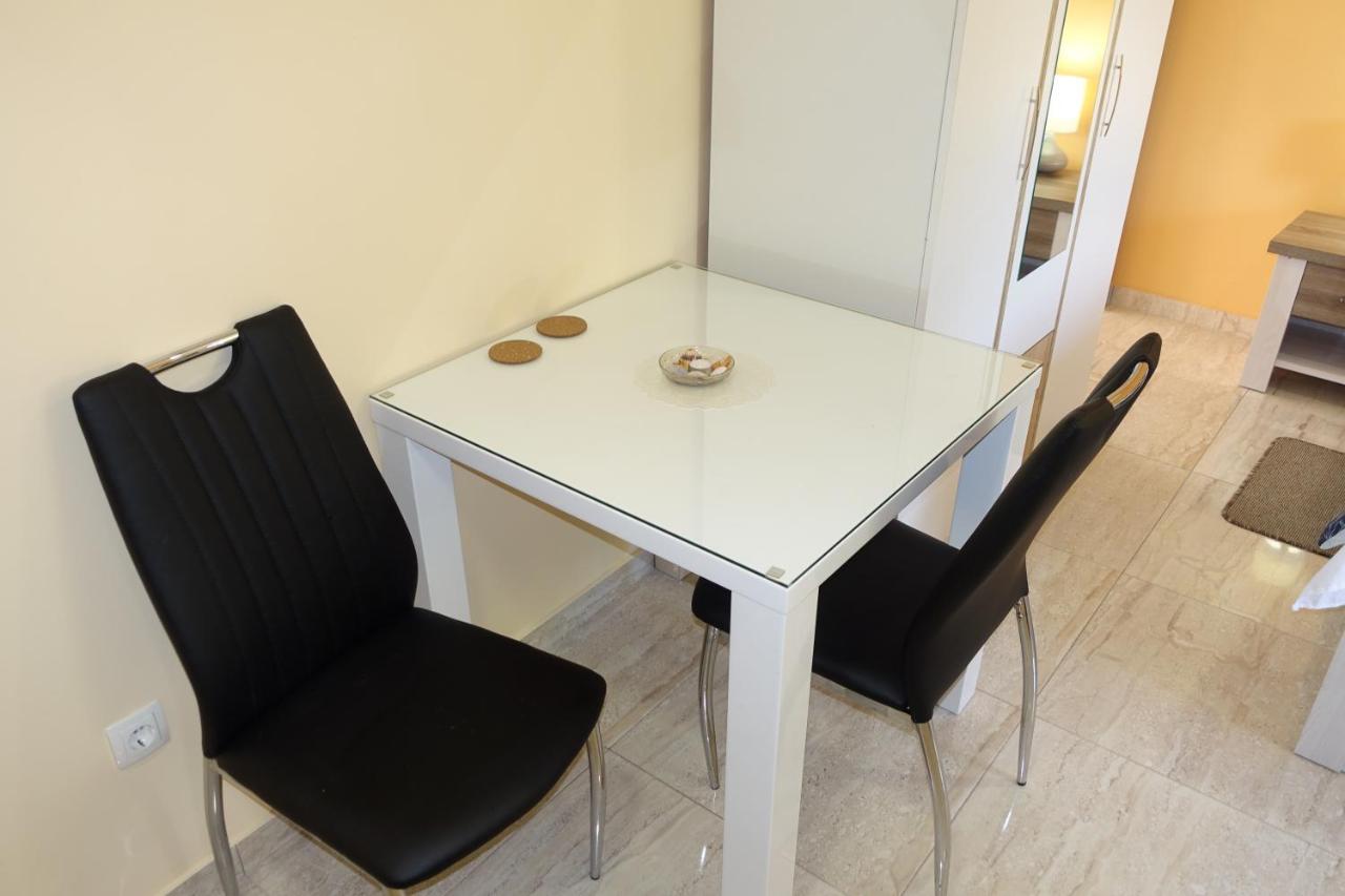 Apartments Leon Nin Extérieur photo