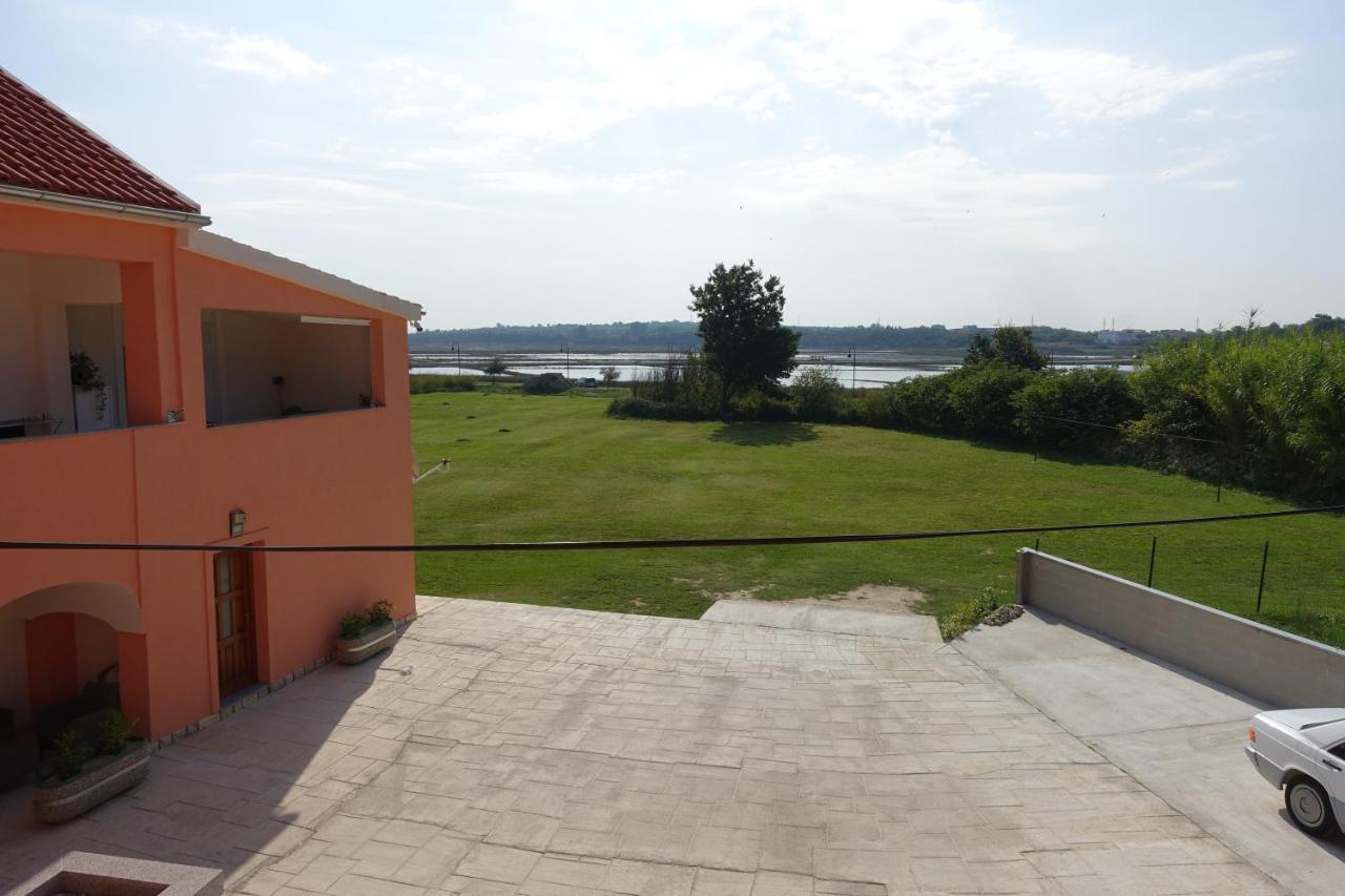 Apartments Leon Nin Extérieur photo